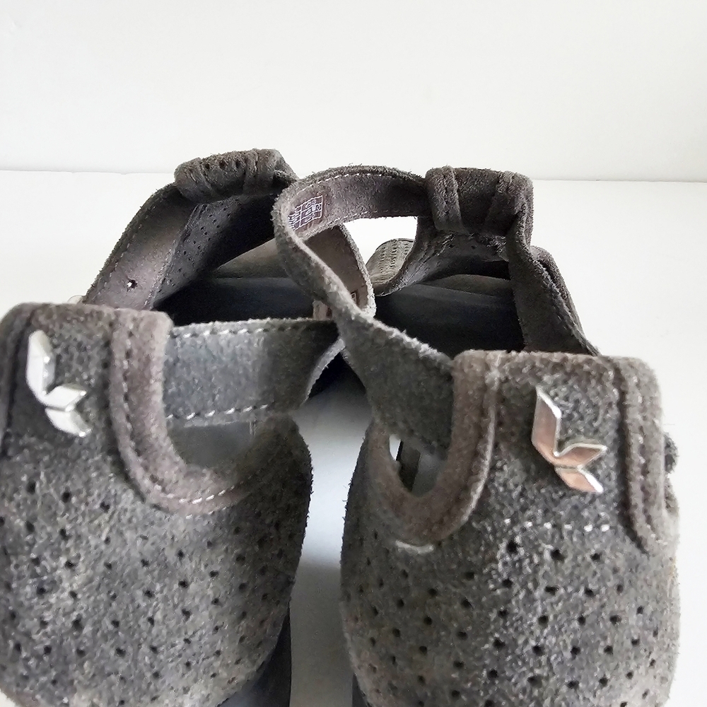 Koolaburra by UGG sandals gray Ashlyn suede open tie 10 comfortable - Picture 5 of 9
